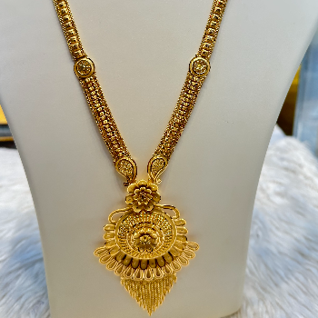 Elegant Gold Pendant Haar with Floral and Geometric Detailing-https://media.vyaparify.com/vcards/products/195777/product_1745415052_6808eb8c6c32d.png Image