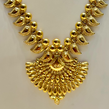 Peacock Feather-Inspired Gold Choker Necklace or Haar-https://media.vyaparify.com/vcards/products/195810/product_1745416752_6808f230715d5.png Image