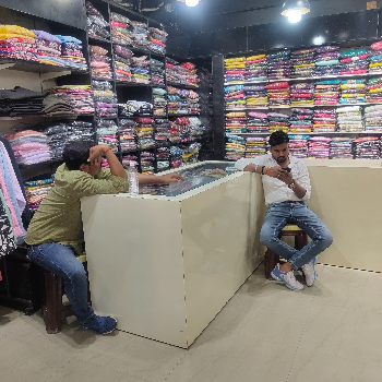 Cloth-https://media.vyaparify.com/vcards/products/196675/product_1745491256_680a1538ae5d9.png Image