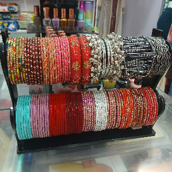 Cosmetics-https://media.vyaparify.com/vcards/products/198103/product_1745577079_680b64774d806.png Image