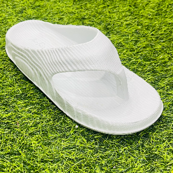 Stylish white slippers for men-https://media.vyaparify.com/vcards/products/201387/product_1745642548_680c6434de3bb.png Image