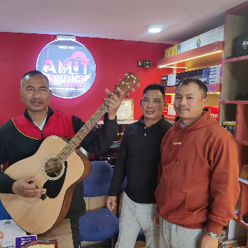 Yamaha guitar-https://media.vyaparify.com/vcards/products/201637/product_1745720912_680d965047ccb.png Image