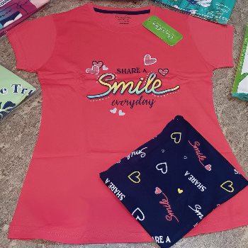 T-shirt & capri-https://media.vyaparify.com/vcards/products/201902/product_1745821558_680f1f764265f.png Image