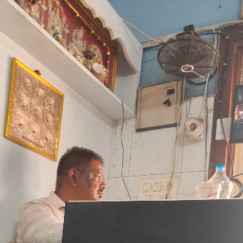 Madhavlu-https://media.vyaparify.com/vcards/products/204216/product_1746006909_6811f37d3ee73.png Image