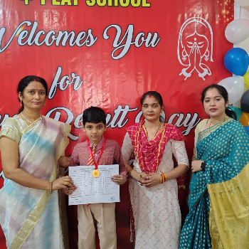 Salon-https://media.vyaparify.com/vcards/products/204331/product_1746065663_6812d8ff432e9.png Image