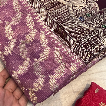 Sarees-https://media.vyaparify.com/vcards/products/204737/product_1746085460_68132654dea6b.png Image