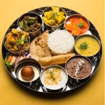 Special / Regular Veg Thali-https://media.vyaparify.com/vcards/products/206222/product_1746156908_68143d6cc0dba.png Image