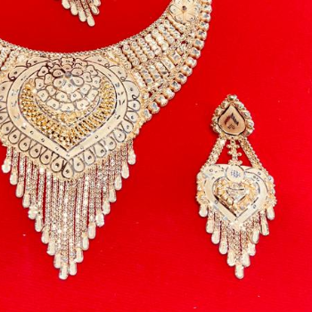 Nakoda Royal Bridal Gold Plated Necklace Set-https://media.vyaparify.com/vcards/products/208006/product_1746186529_6814b12143c03.png Image