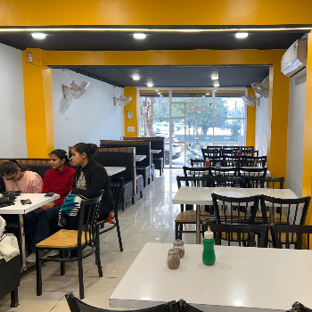 Lali chicken center-https://media.vyaparify.com/vcards/products/211573/product_1746259566_6815ce6edb41d.png Image