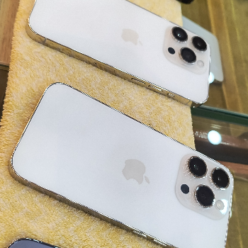 I PHONE-https://media.vyaparify.com/vcards/products/212929/product_1746430128_681868b0bec86.png Image