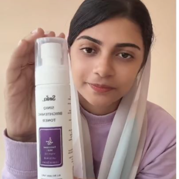 Siniq Brightening Toner (100ml)-https://media.vyaparify.com/vcards/products/216356/product_1746626339_681b6723803c1.png Image