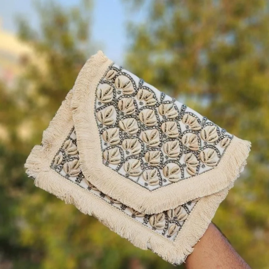 Handmade Antique Boho Selling Bag-https://media.vyaparify.com/vcards/products/222862/product_1746873094_681f2b06e92d4.png Image