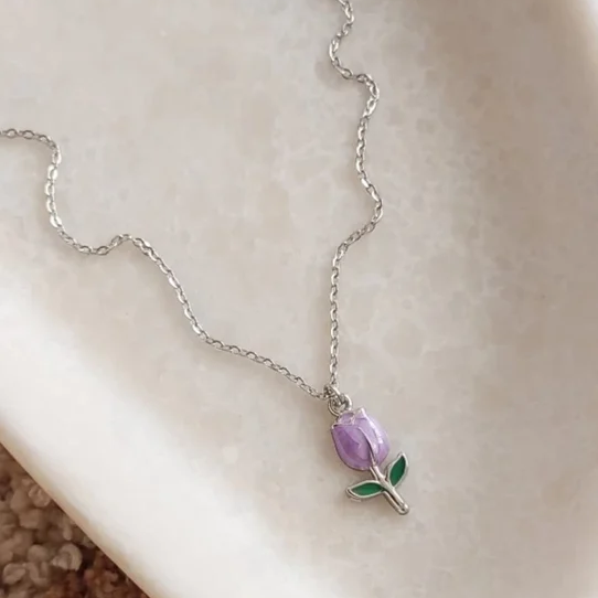 Floral Pendant Necklace-https://media.vyaparify.com/vcards/products/222882/product_1746874872_681f31f8112fa.png Image