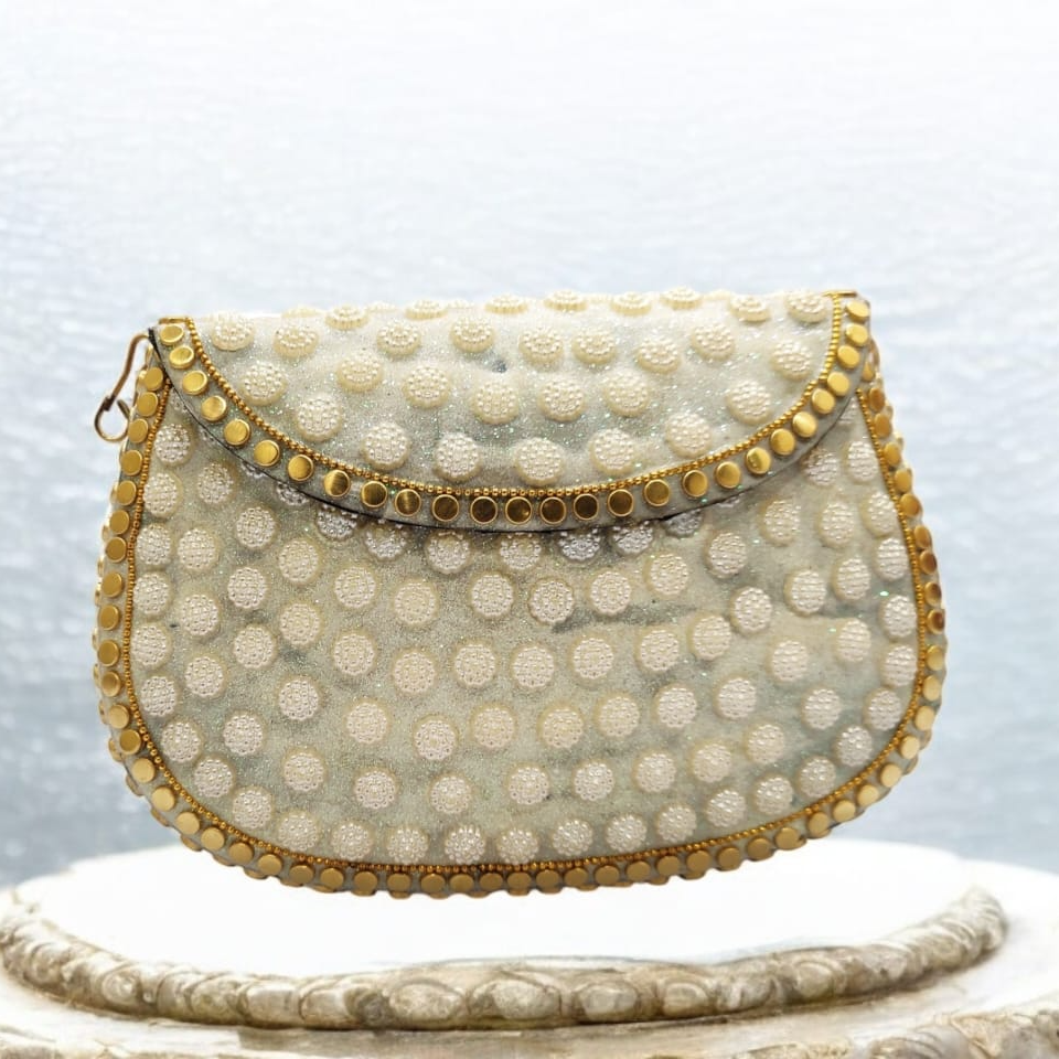 Metal Clutch Bags-https://media.vyaparify.com/vcards/products/222909/product_1746877194_681f3b0a981e1.png Image