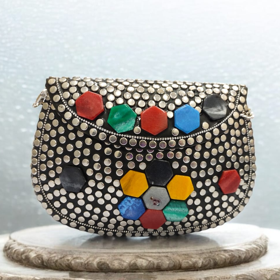Metal Clutch Bags-https://media.vyaparify.com/vcards/products/222910/product_1746877194_681f3b0ab2a82.png Image