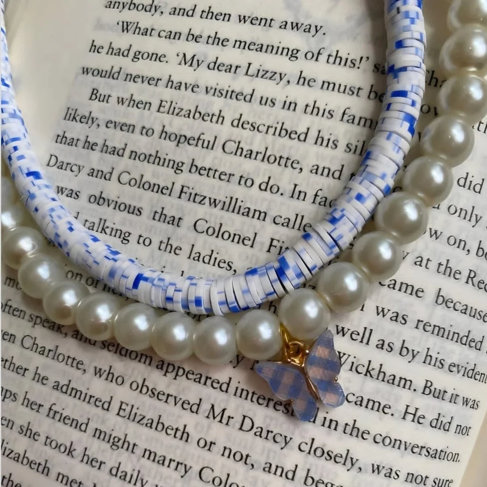 Butterfly Beaded Pearl Pendant Necklace-https://media.vyaparify.com/vcards/products/222930/product_1746878480_681f4010510d2.png Image