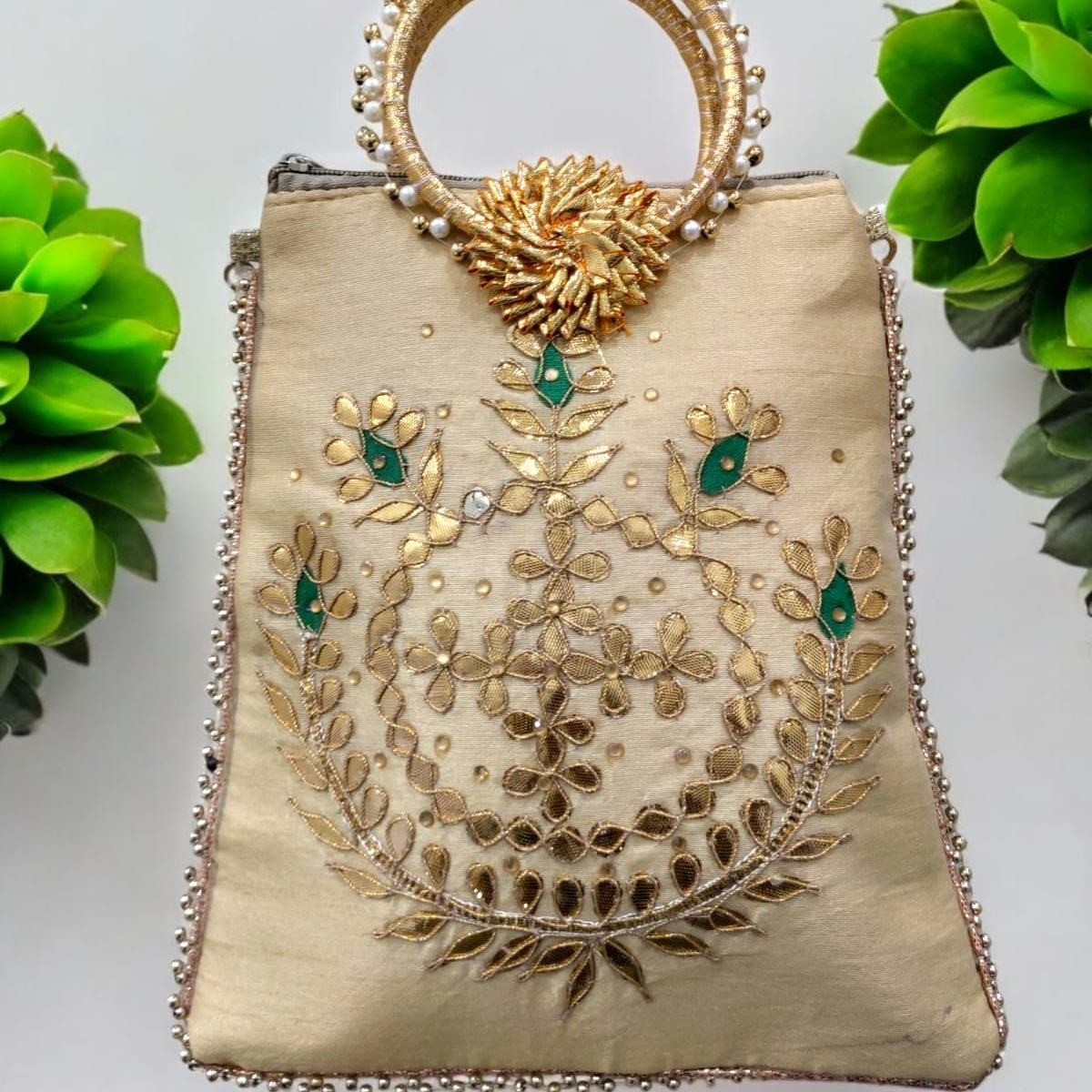 Women Wristlet Handbag-https://media.vyaparify.com/vcards/products/222940/product_1746879878_681f4586f3aff.png Image