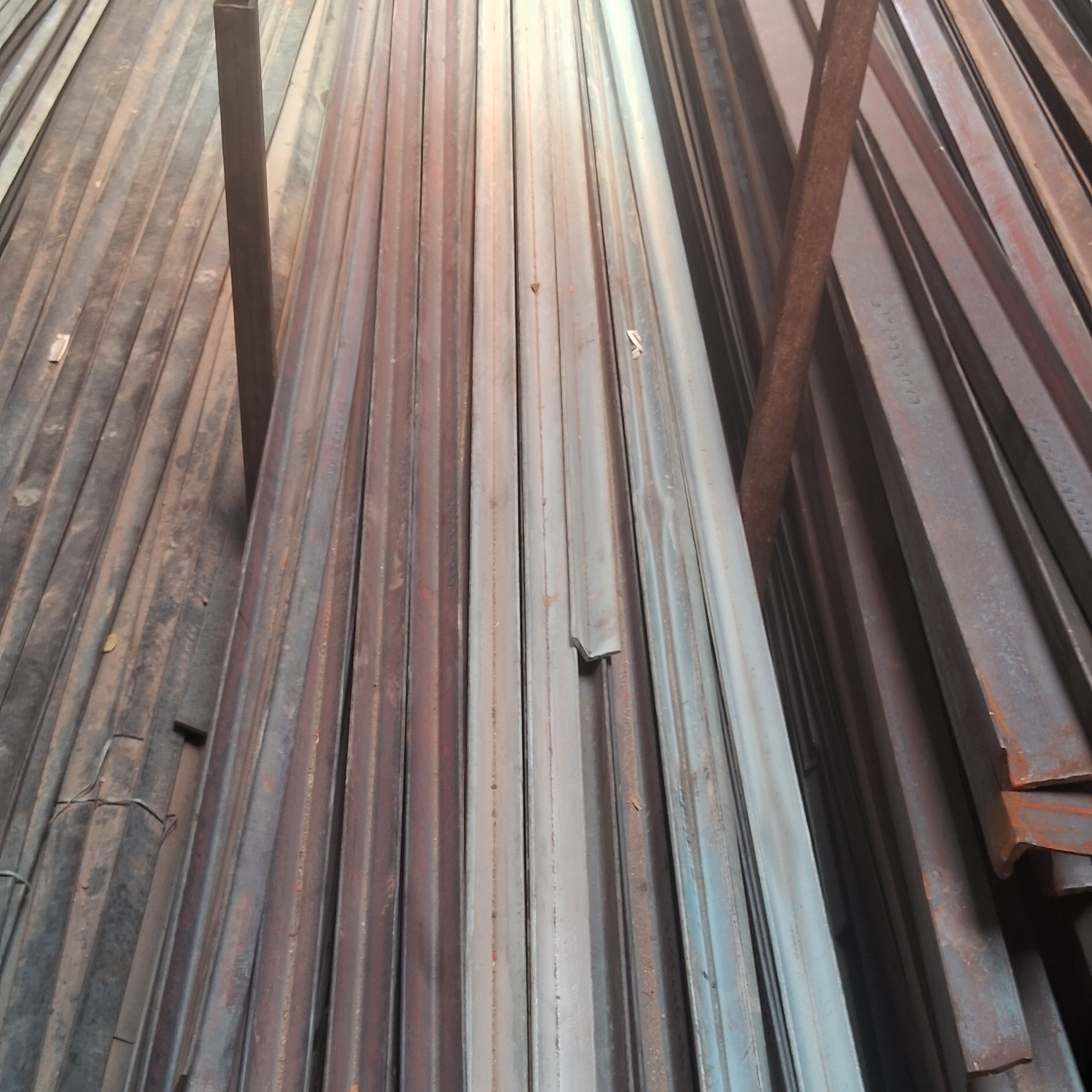 Iron Rod-https://media.vyaparify.com/vcards/products/226497/product_1747126405_682308853677f.png Image