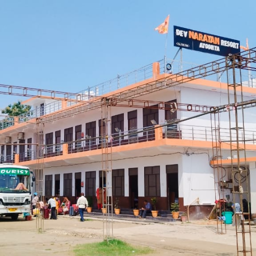 Resort-https://media.vyaparify.com/vcards/products/233261/product_1747308967_6825d1a79f8ae.png Image