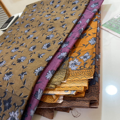 Dress-https://media.vyaparify.com/vcards/products/233696/product_1747374357_6826d115b8d7e.png Image