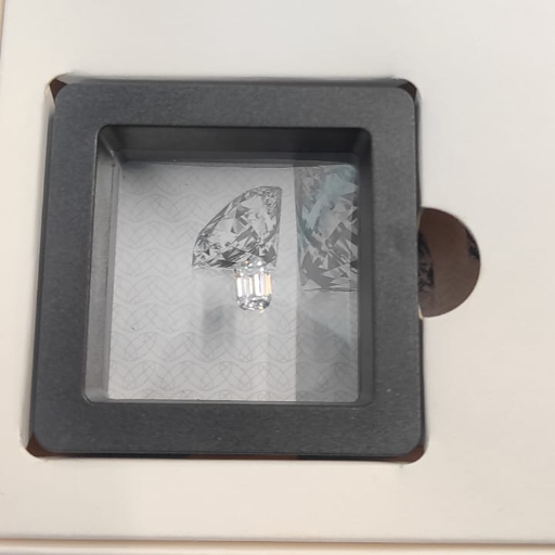 Fancy Shape Synthetic Diamonds-https://media.vyaparify.com/vcards/products/236098/product_1747415143_6827706795698.png Image