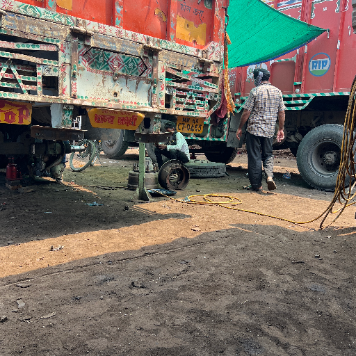 Repairing center-https://media.vyaparify.com/vcards/products/245223/product_1747728347_682c37db5ba21.png Image