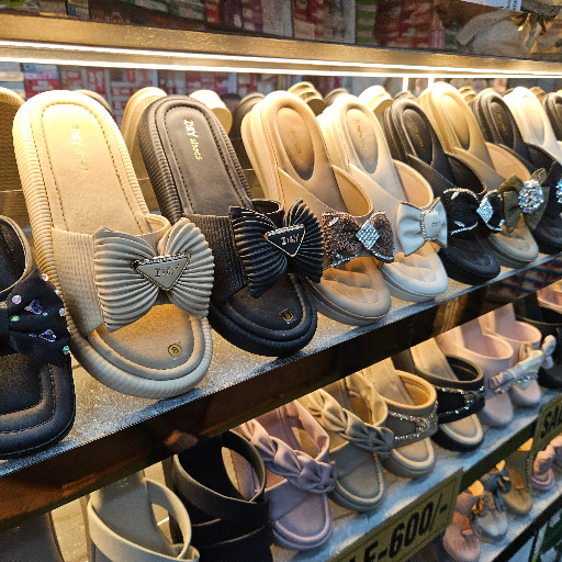 Ladies sandel-https://media.vyaparify.com/vcards/products/245480/product_1747730304_682c3f8013700.png Image