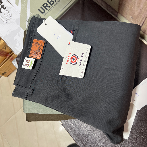 Formal paint-https://media.vyaparify.com/vcards/products/270611/product_1748861676_683d82ecdbd48.png Image