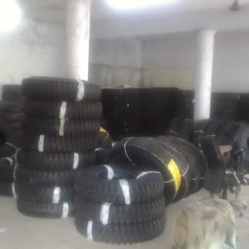 Tyre-https://media.vyaparify.com/vcards/products/279996/product_1749202403_6842b5e336d5c.png Image