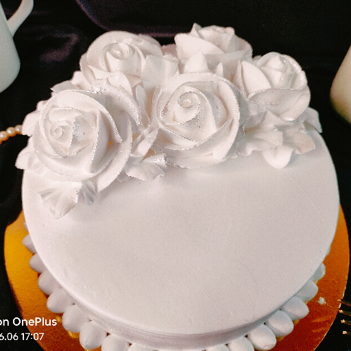 White Crystal Rose Cake | Order in New Alipore Kolkata-https://media.vyaparify.com/vcards/products/285393/product_1749360700_6845203c64e29.png Image
