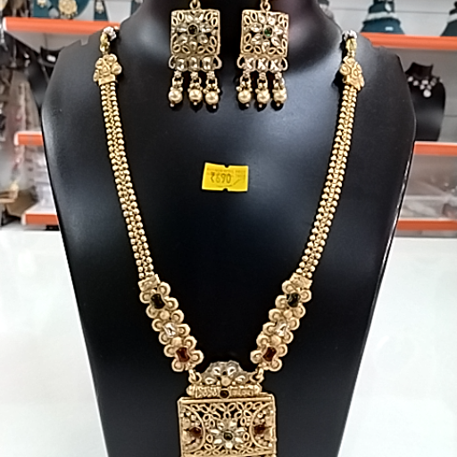 Artificial Jewellery-https://media.vyaparify.com/vcards/products/310235/product_1752926628_687b89a4d665a.png Image