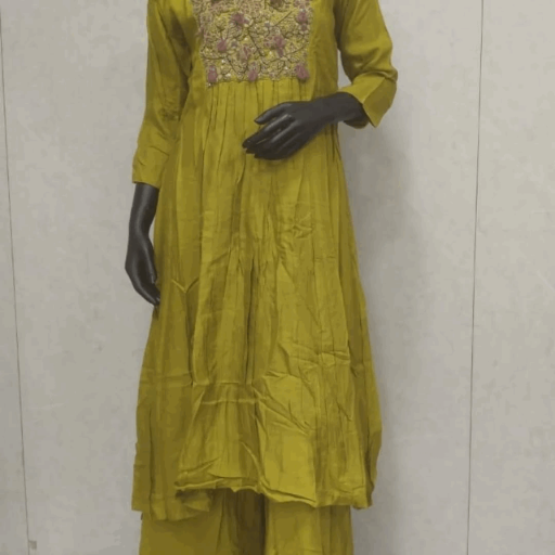 Suits-https://media.vyaparify.com/vcards/products/323673/product_1754581666_6894caa2c9650.png Image