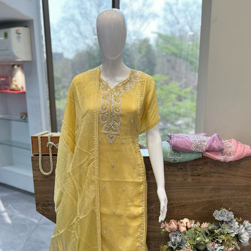 Suit-https://media.vyaparify.com/vcards/products/323745/product_1754594811_6894fdfb47f7e.png Image