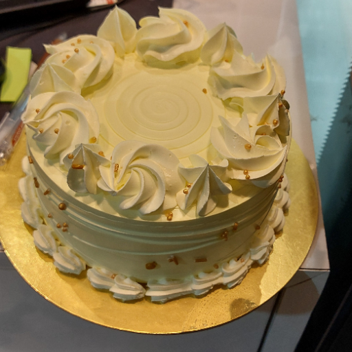 Pineapple Cake 500gm-https://media.vyaparify.com/vcards/products/327283/product_1755070743_689c4117137d7.png Image