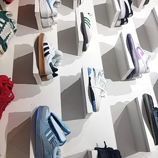 Nike-https://media.vyaparify.com/vcards/products/328968/product_1755168554_689dbf2a1a1bc.png Image