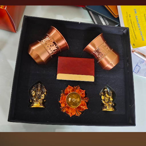 Diwali gift for Employee-https://media.vyaparify.com/vcards/products/335038/product_1756143321_68ac9ed9d1456.png Image