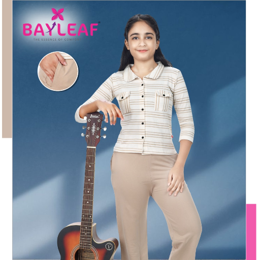 Crop top with pent-https://media.vyaparify.com/vcards/products/342162/product_1757050057_68ba74c9174e2.png Image