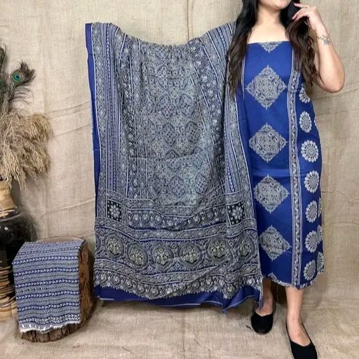 Penal ajrakh print-https://media.vyaparify.com/vcards/products/344113/product_1757240901_68bd5e4553327.png Image