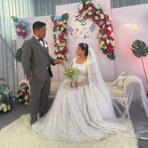 Wedding gown-https://media.vyaparify.com/vcards/products/362299/product_1758615707_68d2589b424f6.png Image