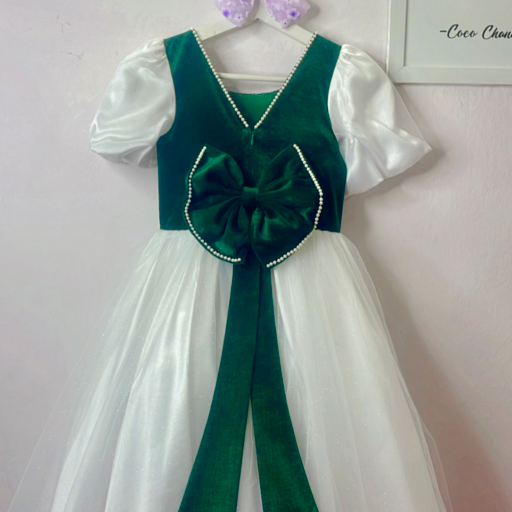 Customise baby gown-https://media.vyaparify.com/vcards/products/362421/product_1758619505_68d2677174591.png Image