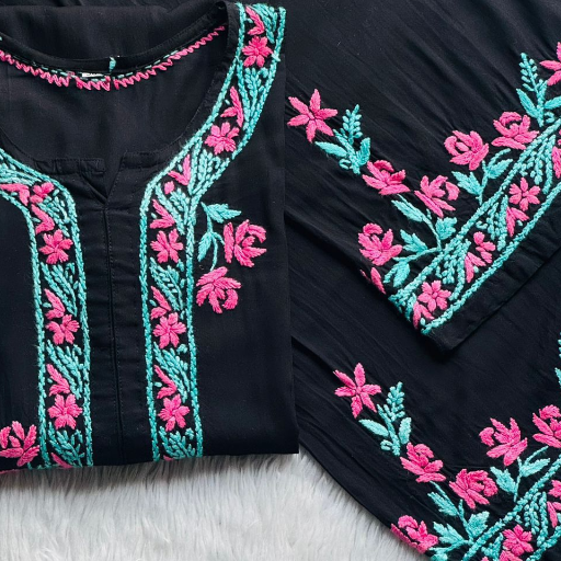 PREMIUM QUALITY MODAL DUEL SHADE THREAD WORK KURTIES.-https://media.vyaparify.com/vcards/products/362878/product_1758686361_68d36c99881ba.png Image