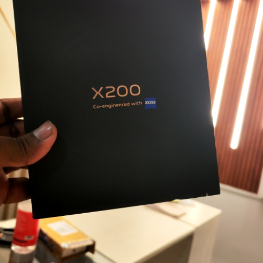 Vivo x200 8/256gb-https://media.vyaparify.com/vcards/products/363769/product_1758715992_68d3e058e9caf.png Image