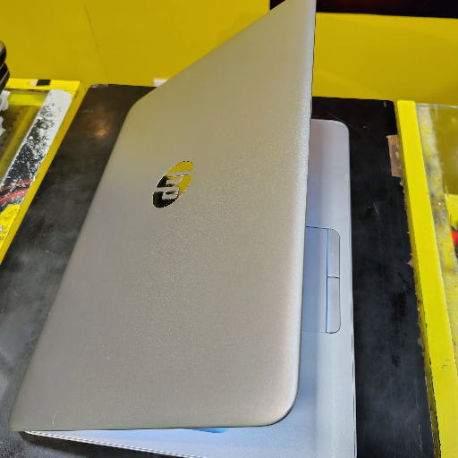 Hp Elitebook i5 Laptop-https://media.vyaparify.com/vcards/products/365697/product_1758895178_68d69c4a6a4a1.png Image