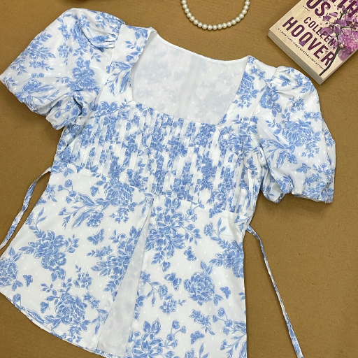Customise floral top-https://media.vyaparify.com/vcards/products/366869/product_1759122818_68da1582ac17e.png Image