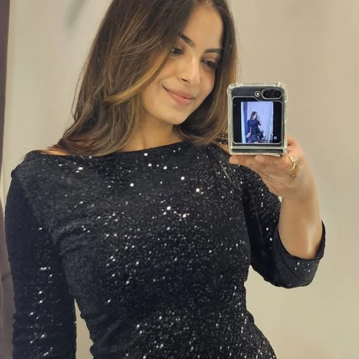 Party Wear Dress-https://media.vyaparify.com/vcards/products/373290/product_1759749399_68e3a51702b0f.png Image