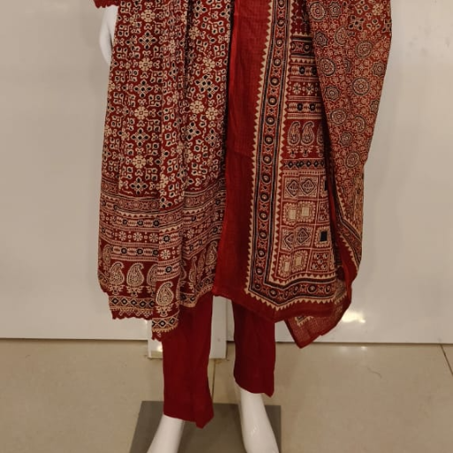 long suit-https://media.vyaparify.com/vcards/products/374985/product_1759834959_68e4f34fa0e4b.png Image