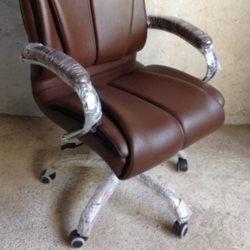 Office boss chair-https://media.vyaparify.com/vcards/products/377836/product_1760005001_68e78b89ed76b.png Image