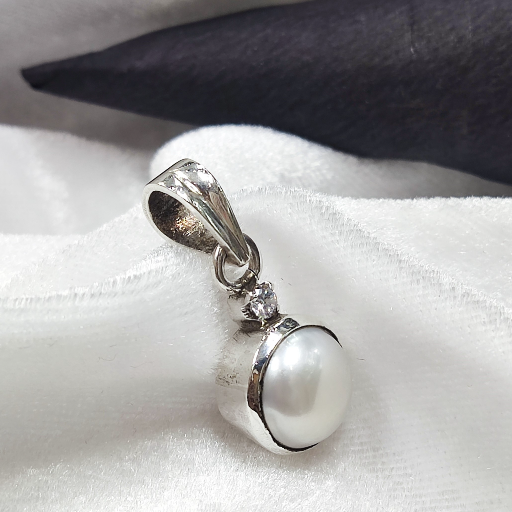 Pearl Silver Pendant-https://media.vyaparify.com/vcards/products/379917/product_1760169306_68ea0d5a7f1a5.png Image