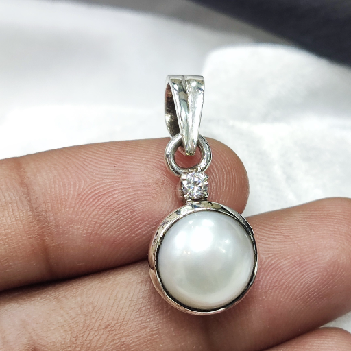 Pearl Silver Pendant-https://media.vyaparify.com/vcards/products/379919/product_1760169306_68ea0d5ab4ab2.png Image