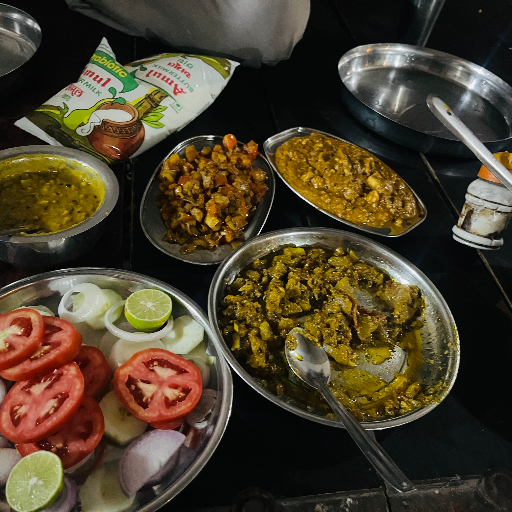 Food-https://media.vyaparify.com/vcards/products/381889/product_1760384084_68ed545467f13.png Image